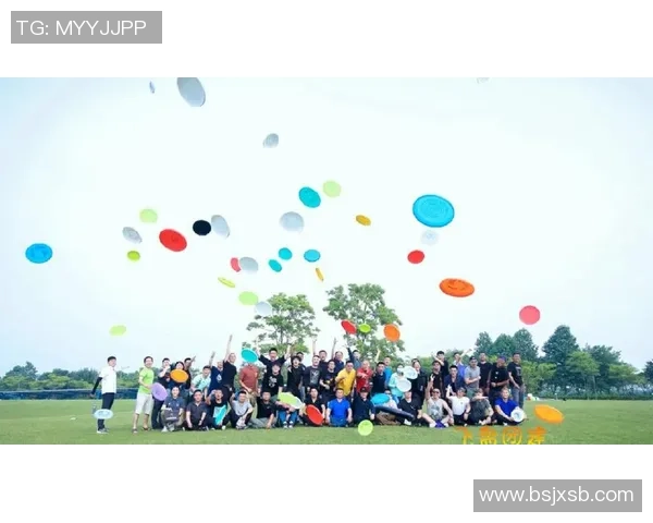 飞盘盛宴：探秘西安飞盘队的极速风采与团队精神